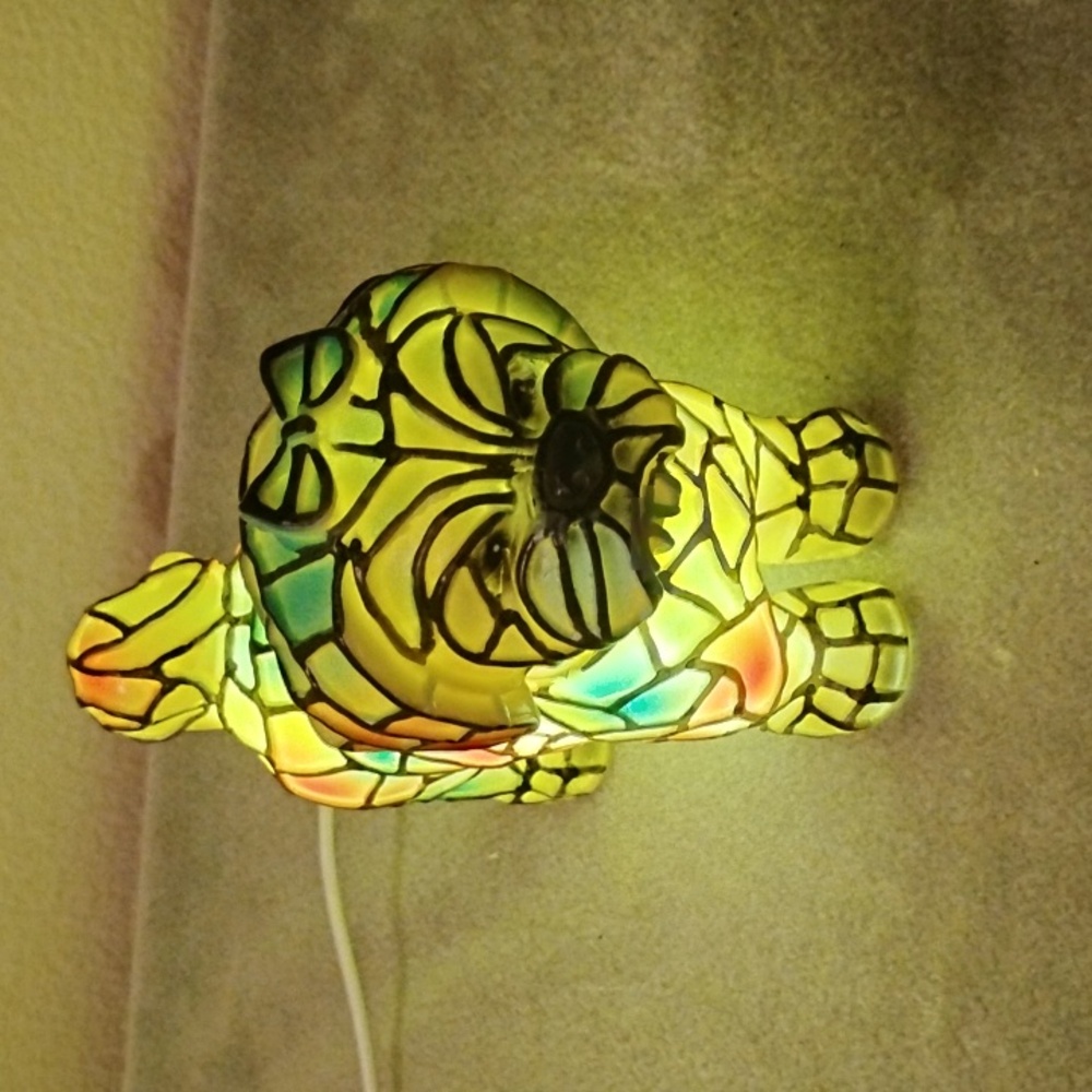 NWT USB Stained Glass Dog Lantern - Picture 8 of 9